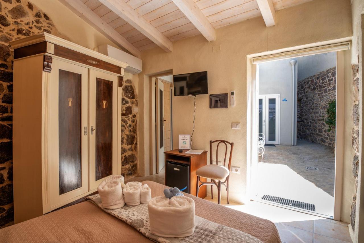 Domo Sa Barra Bed & Breakfast Sant'Antioco Luaran gambar