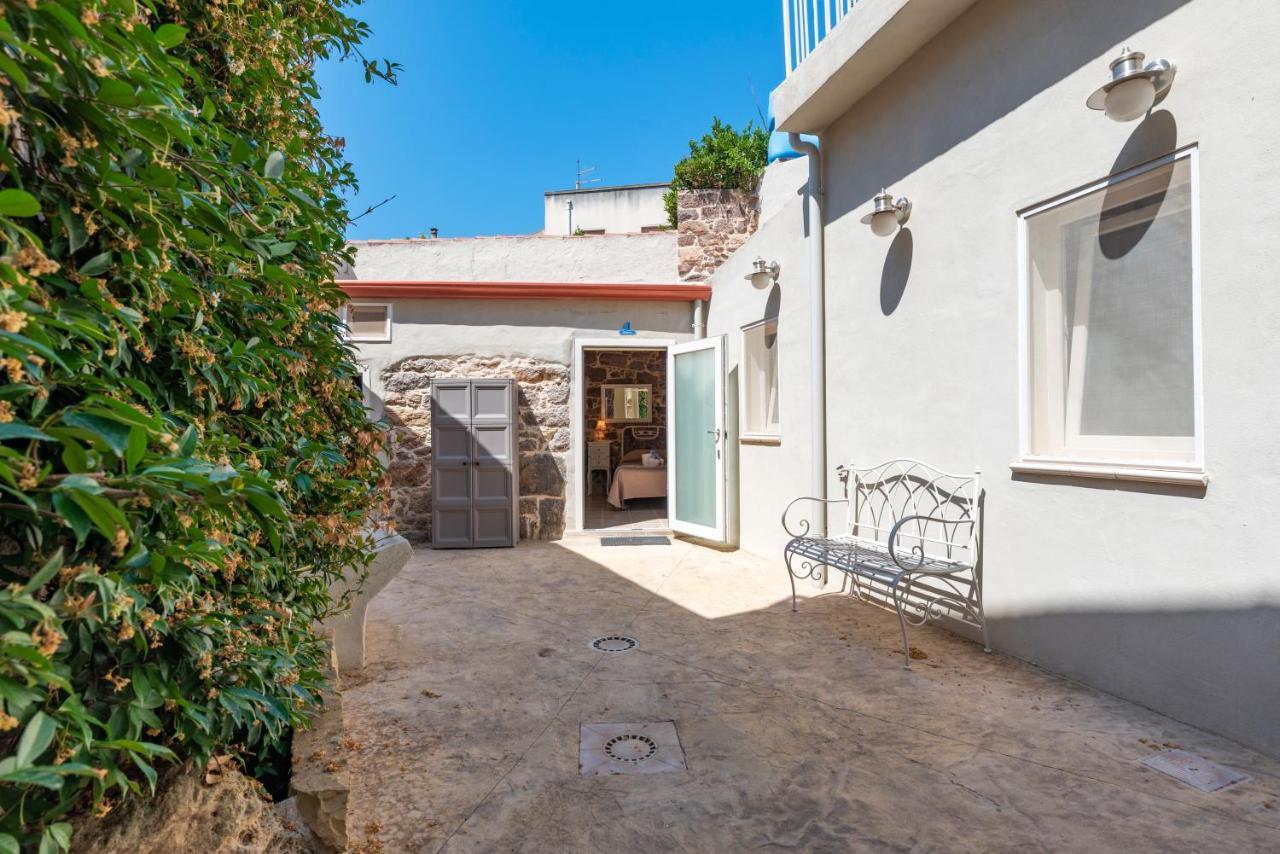 Domo Sa Barra Bed & Breakfast Sant'Antioco Luaran gambar