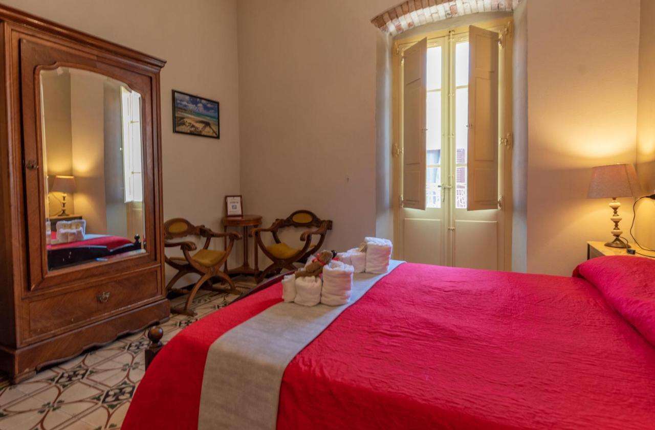Domo Sa Barra Bed & Breakfast Sant'Antioco Luaran gambar